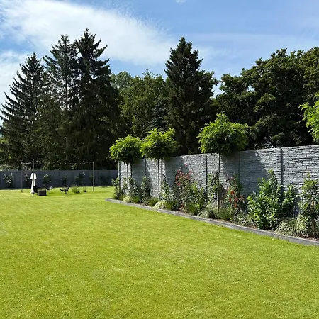 Triumph Ferienhaeuser & *