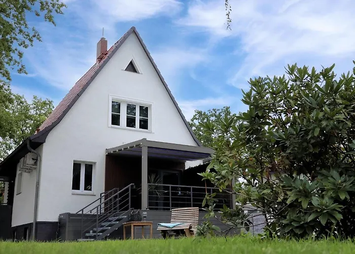 Triumph Ferienhaeuser & *