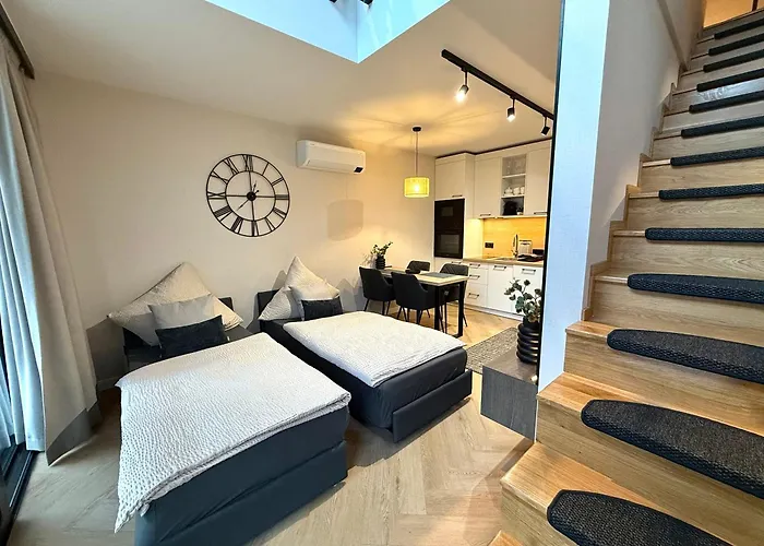 Triumph Ferienhaeuser & *